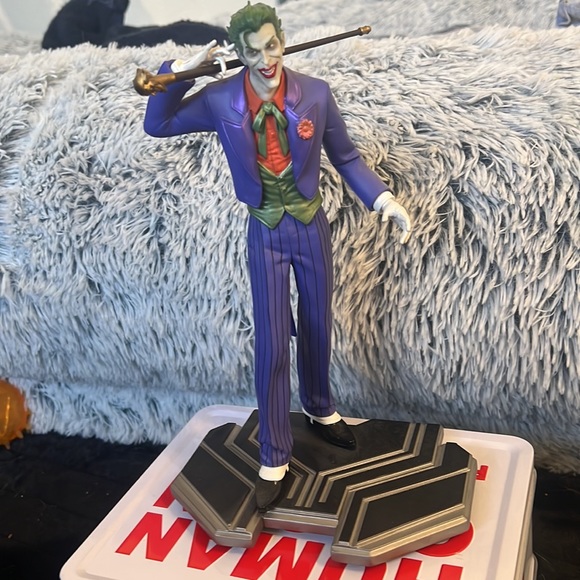 Joker statue - Picture 2 of 10